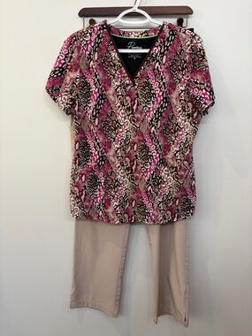 Healing Hands Premiere Women's Scrub Set Fushia Brown Leopard Print Tan Pants M